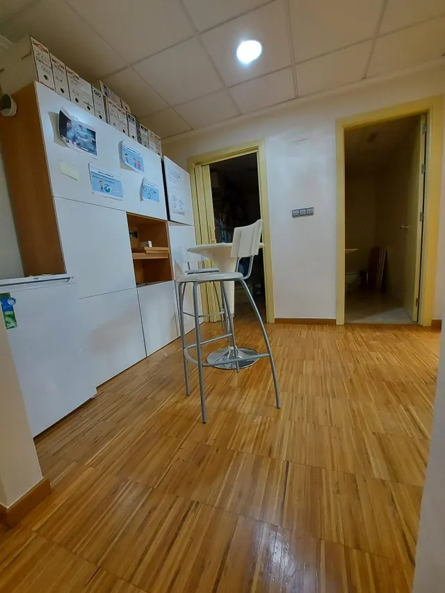 SE VENDE O ALQUILA LOCAL DE OFICINAS Y DESPACHOS EN BENIAJAN — 10