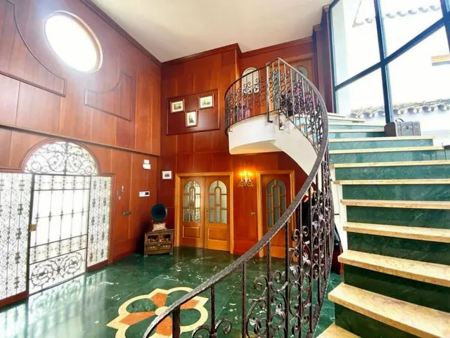 Villa Exclusiva con Vistas Panorámicas en Benalmádena — 2