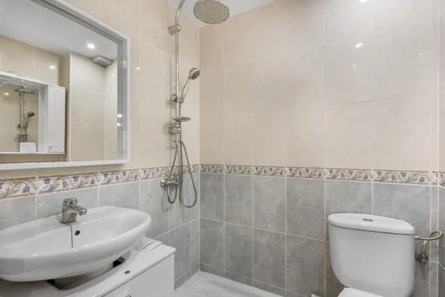 Amplia vivienda de 4 dormitorios en zona céntrica – Calle San Pascual (junto a Calle Orihuela) — 23