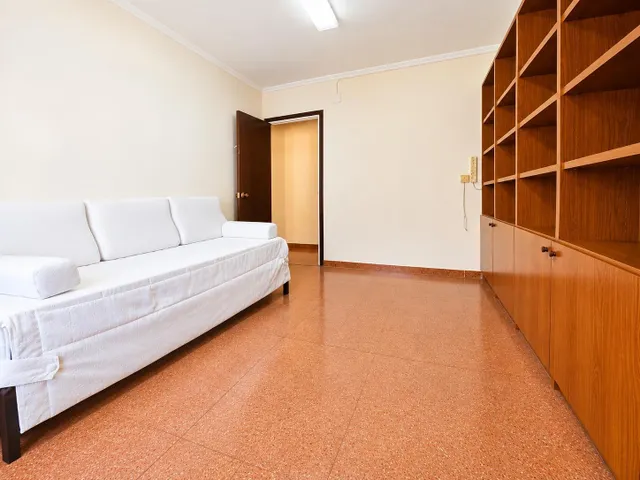 Piso de 4 habitaciones con ascensor en Manresa — 13
