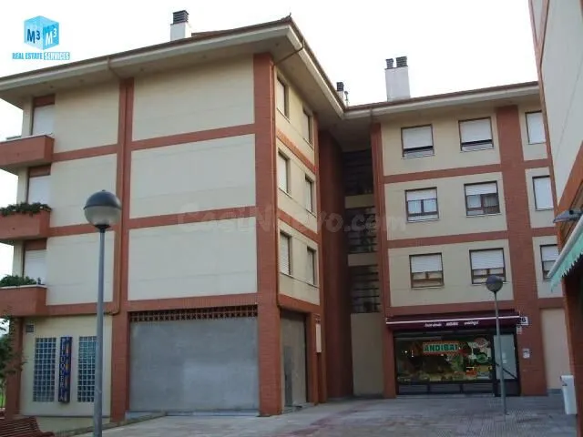 Venta de trasteros en garaje.