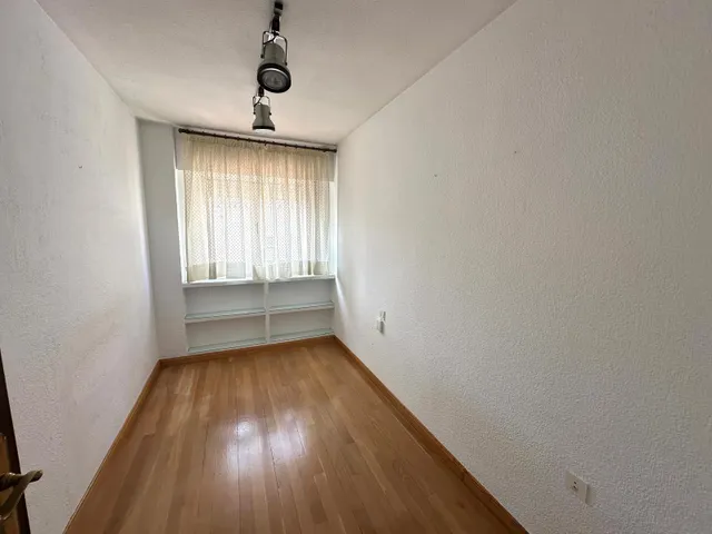 AMPLIO PISO DE 200 M2 EN ALQUILER – GRANADA — 10