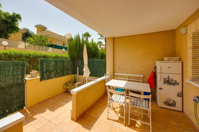 Bungalow de dos dormitorios y piscina comunitaria en Orihuela Costa — 27