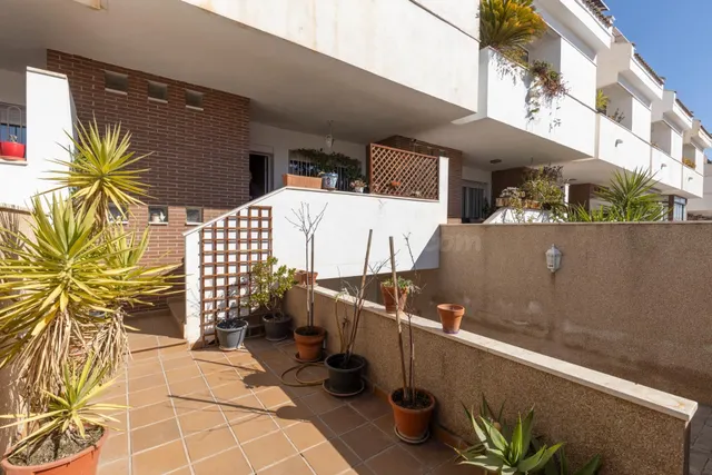 Casa Unifamiliar en Churriana de la Vega — 2