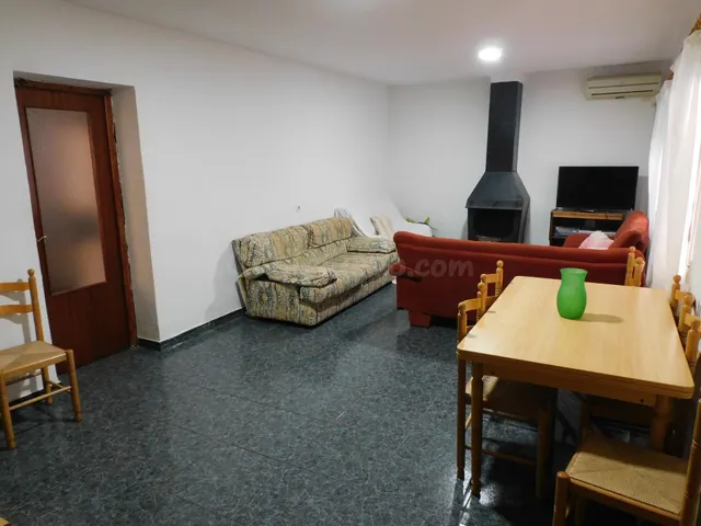 VIVIENDA EN ESQUINA EN 2 PLANTAS 128 M2 EN LAS VILLAS CON 6  - foto 5