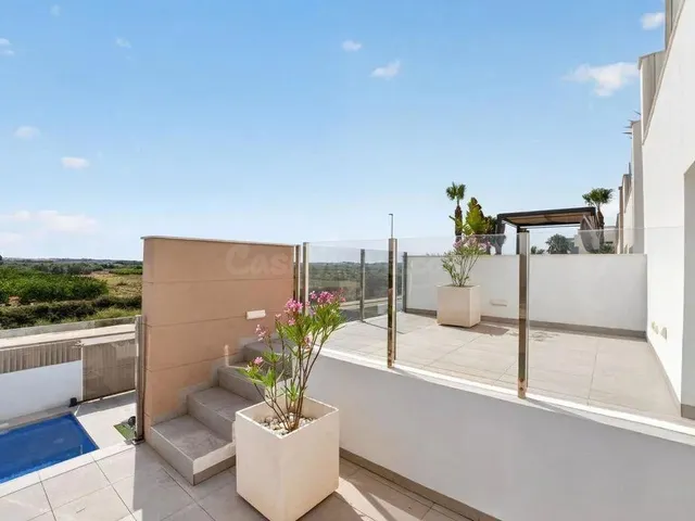 VILLA MODERNA CON PISCINA PRIVADA Y SOLARIUM EN LA AZOTEA | EL RASO, GUARDAMAR — 24