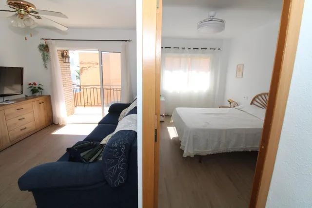 Piso totalmente reformado en segunda línea de playa — 7