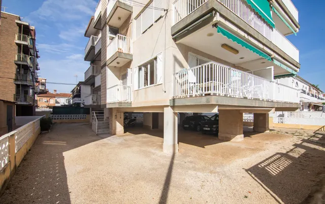 ¿y si pudieras tener vistas al mar desde la terraza de tu apartamento? ¿y si bajar a la playa es simplemente dicho y hecho? — 46