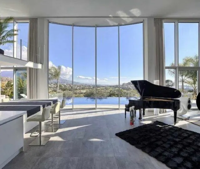 Chalet 3 habitaciones 355m² en venta - Costa del Sol — 4