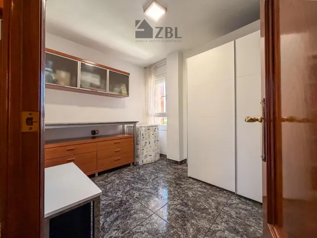 ¡AMPLIO PISO SEMINUEVO CON TERRAZA, ASCENSOR Y MUCHA LUZ EN UNA DE LAS MEJORES ZONAS DE MANRESA! — 15