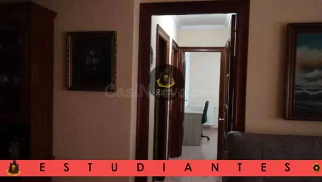 EST / Piso de TRES dormitorios en el Zaidín - foto 5