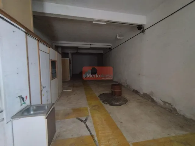 SE ALQUILA BAJO COMERCIAL ADAPTADO PARA CUALQUIER TIPO DE NEGOCIO EN  PLAZA ALICANTE — 3