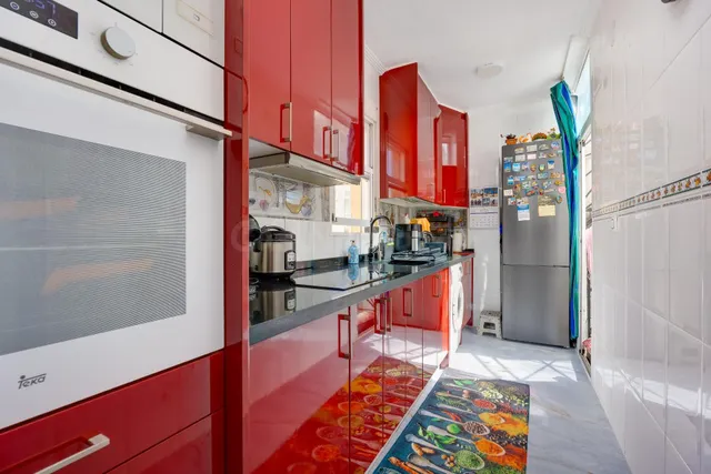 Bungalow planta alta reformado, en residencial con piscina comunitaria — 3