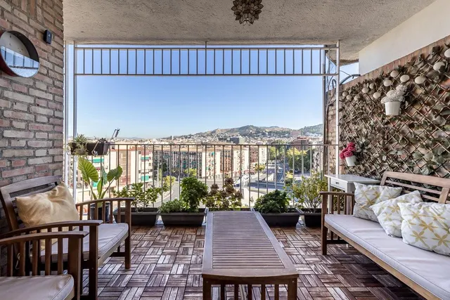 PISO REFORMADO CON VISTAS PANORÁMICAS A UN PASO DEL CENTRO DE GRANADA — 2