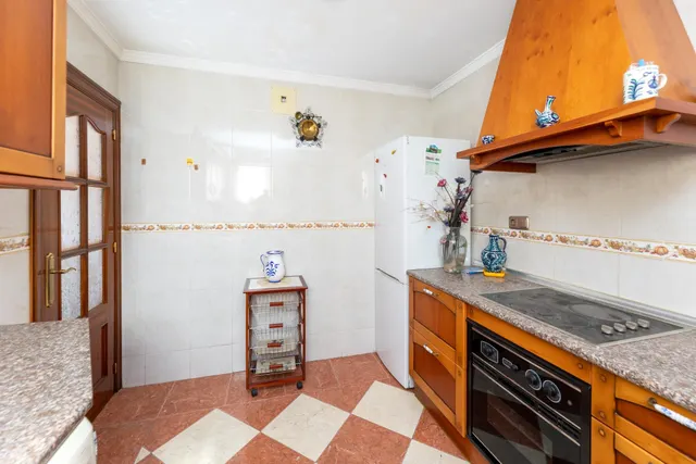Local + vivienda en Avda. Cadiz — 21