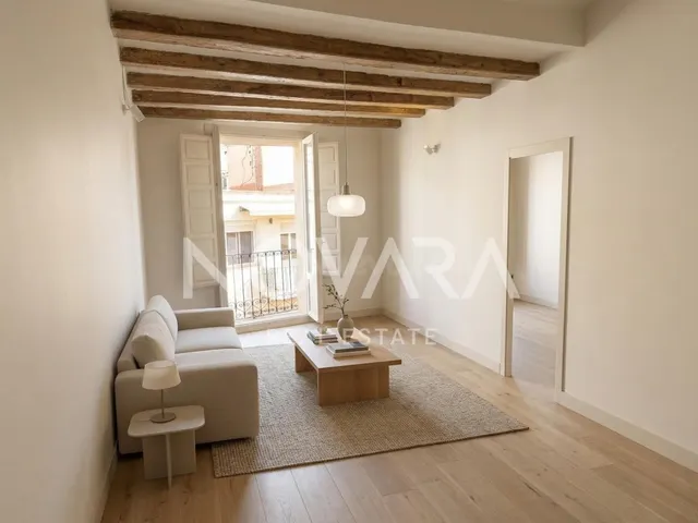 Ático Exclusivo a REFORMAR con Terraza Privada de 51 m2 junt - foto 2