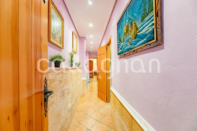 Amplia casa de pueblo con 6 habitaciones en Moncada — 36