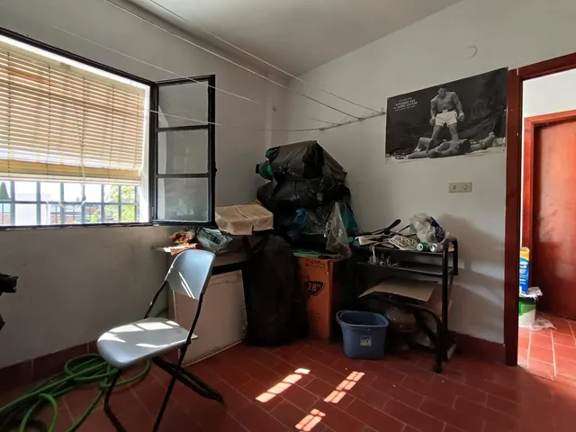 El verdadero lujo en el Realejo es tener tu propia cochera y compartir el edificio con un solo vecino. — 23