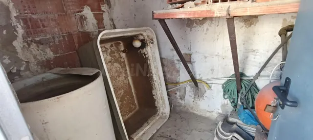 Edificio en venta con local comercial y dos viviendas – Gran - foto 2
