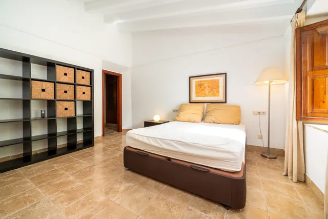 Finca mallorquina con carácter, jardín mediterráneo y vistas a la Serra de Tramuntana · Biniali — 29