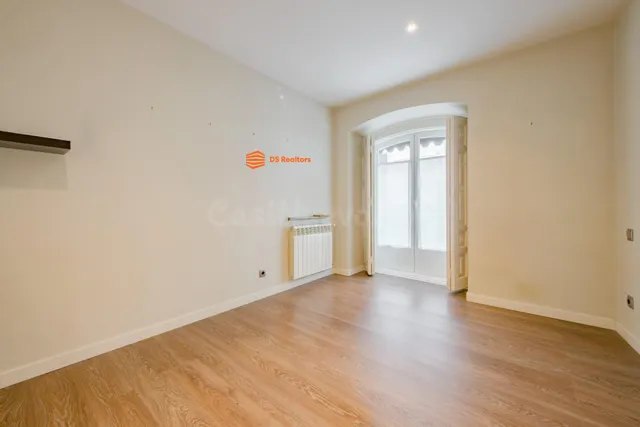 PISO PARA ENTRAR A VIVIR CON 4 BALCONES A LA CALLE - foto 5