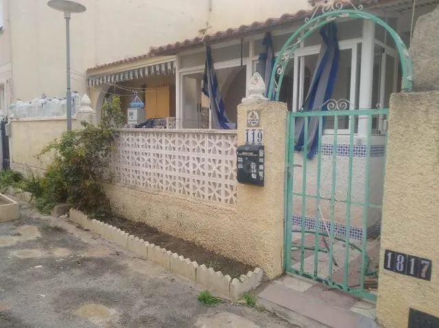 SE VENDE casa OKUPA en C Marina-Josefina 1816 de San Fulgen - foto 2