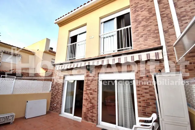 ADOSADO SEMINUEVO CON PISCINA, 2 TERRAZAS Y AMPLIO GARAJE — 15
