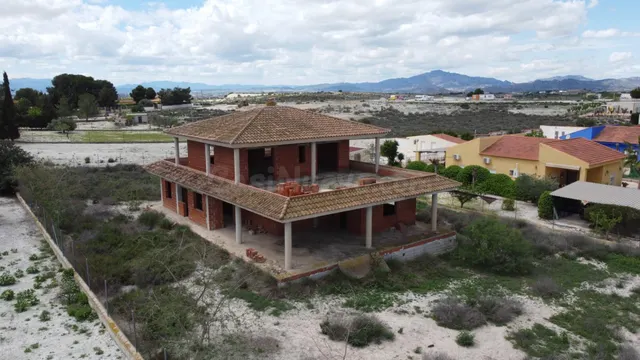 Chalet en Estructura sobre Parcela Urbana de 1.861 m2 – Moli - foto 3