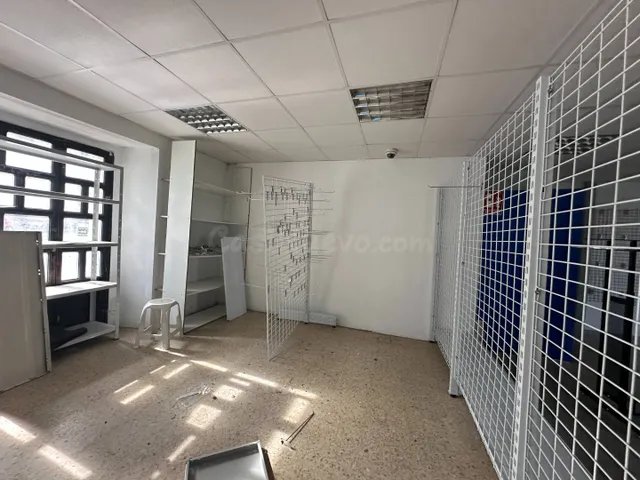 Oportunidad en el centro de Becerreá: Edificio + Casa tradicional con gran local — 24