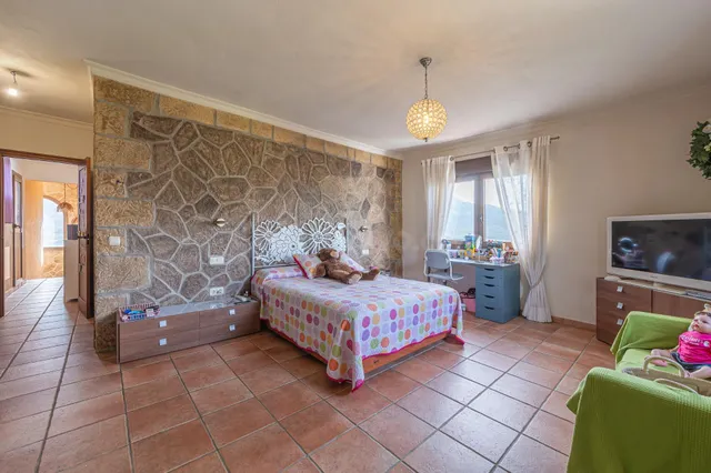 FINCA CON CASA EN VENTA OJEN — 24