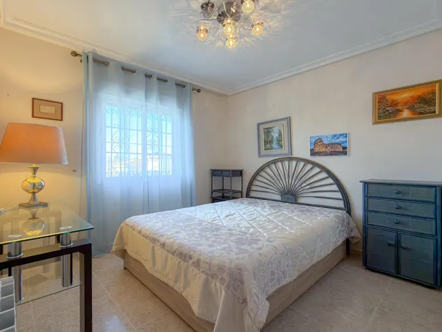 Orihuela Costa! Impresionante Villa Mediterránea con generosa parcela y amplias terrazas + Solarium privado con increíbles vistas panorámicas — 49
