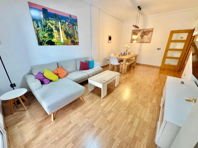 Impresionante Piso Seminuevo en Orihuela, con balcón, muy lu