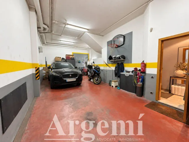 Casa adosada en venta en Montcada i Reixac — 26