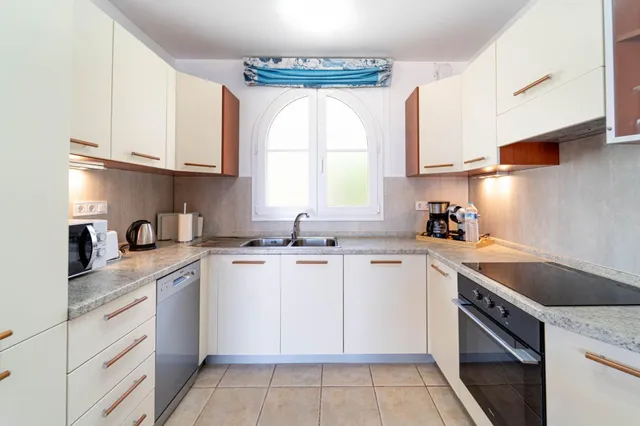 Exclusivo apartamento con amplia terraza y vistas al mar en Loma Verde — 23