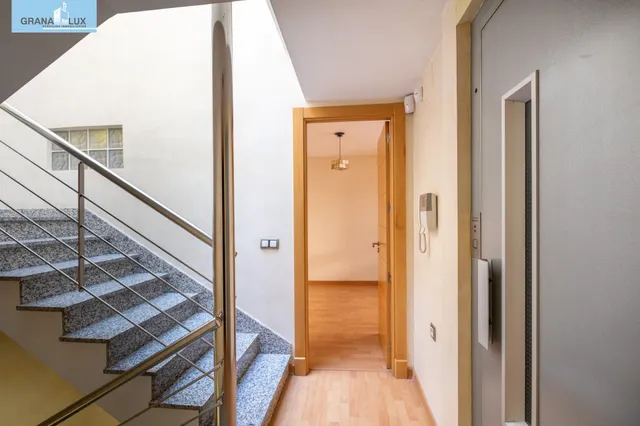Casa exclusiva junto a Acera del Darro. Pleno centro de Granada. Seminueva y con ascensor propio — 31
