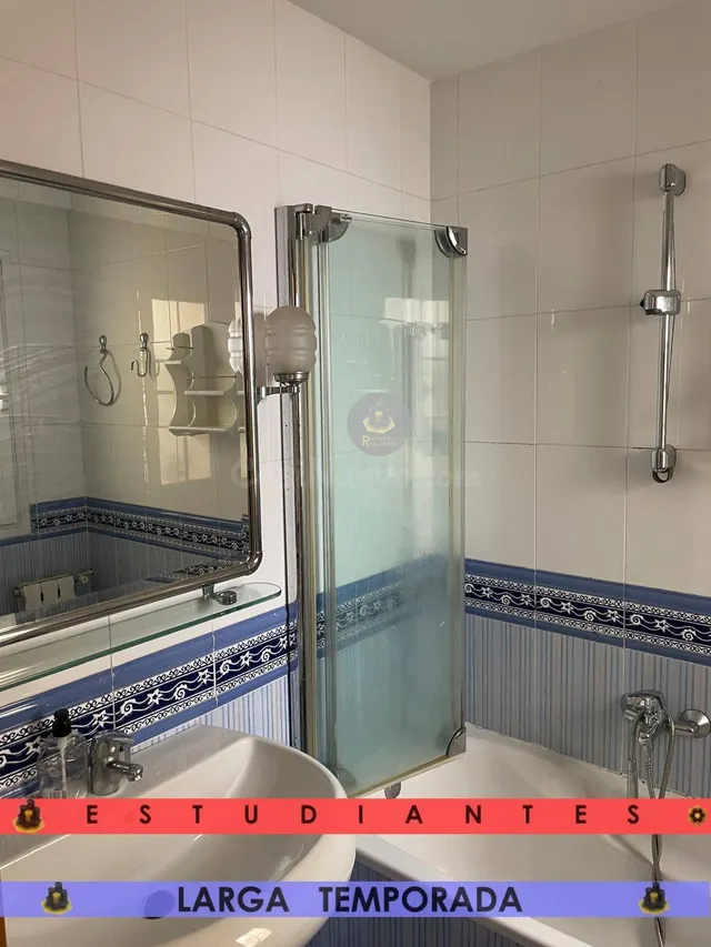 EST/ LT / Piso de CUATRO dormitorios en Centro-Sagrario Recogidas — 5
