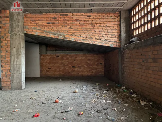 SE ALQUILA LOCAL COMERCIAL EN LA ZONA DE O COUTO — 8