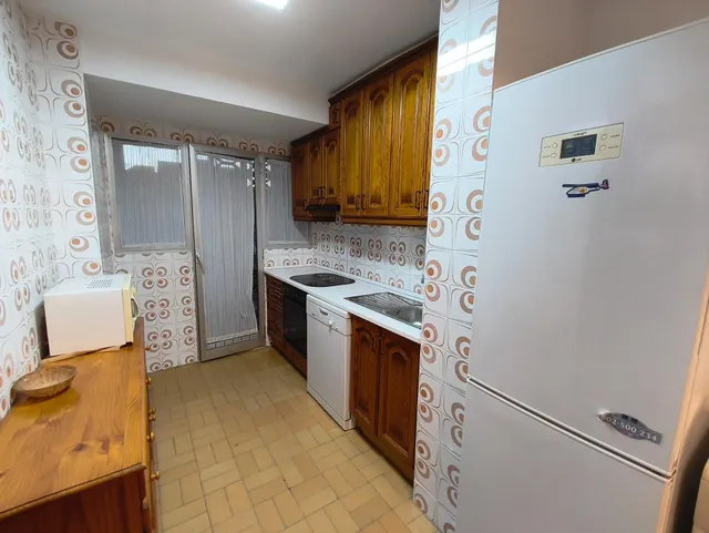 Piso de 89m2. Distribuido en tres dormitorios, salón, cocina y baño — 12