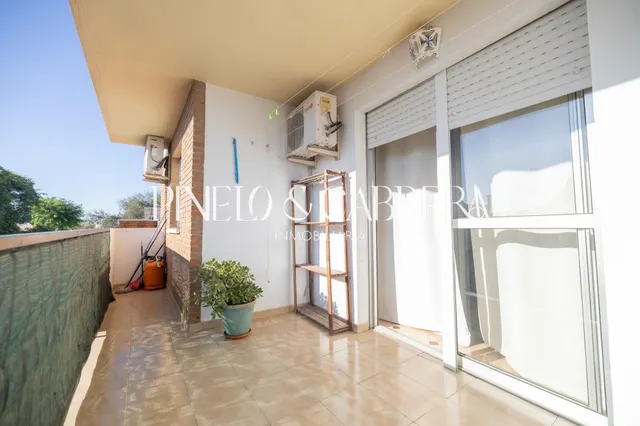 PISO EN VENTA CON TERRAZA Y ASCENSOR EN CALLE MADRID