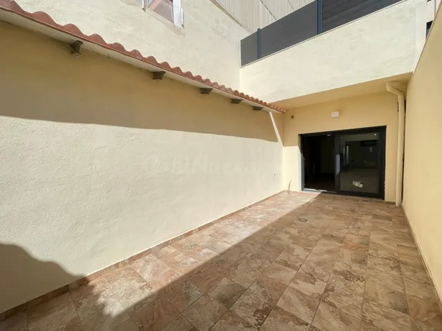 PLANTA BAJA CON PATIO EN CA N'AURELL - foto 2