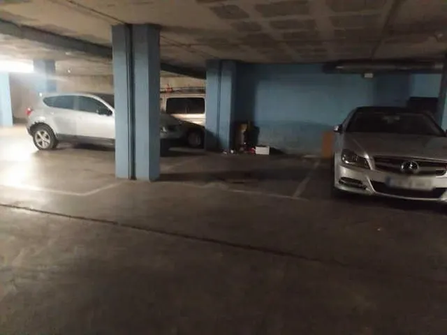 Plaza de aparcamiento para coche en Santa Eugenia — 6