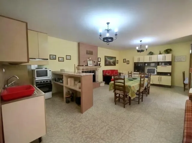 Casa rural con piscina cubierta, zonas deportivas y múltiple - foto 4