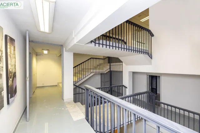 Local comercial con casi 1000 m2 en plena Gran via de Granada. Oportunidad única y exclusiva — 14