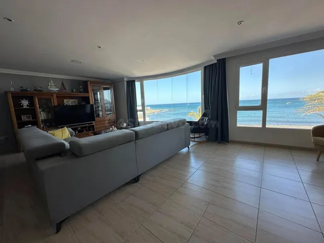 Espectacular Apartamento de 153 m2 en Primera Línea de Playa