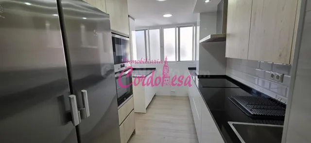 Piso Reformado en la Zona de Fuensanta, Córdoba - €178.500 - foto 3