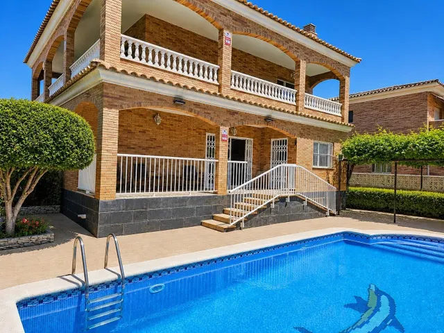 Chalet con Licencia Turística y Piscina | Tarragona, cerca d - foto 4