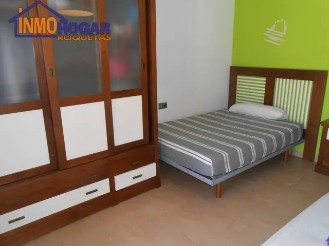 CHALET DE LUJO, 1000 m de parcela, 4 DOR,3 BAÑOS, PIS EXCELENTENTES CALIDADES A 200 m DE LA PLAYA!! — 35