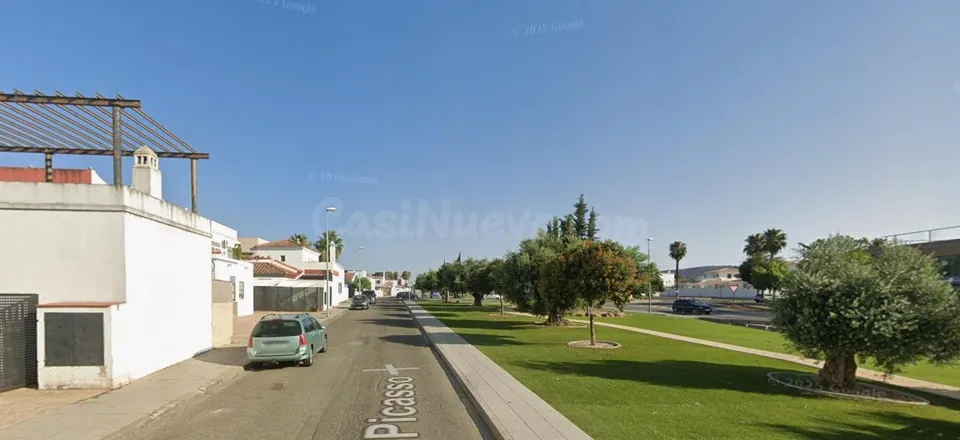 CASA EN BURGUILLOS