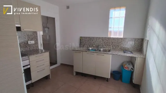 EDIFICIO EN VENTA - LINYOLA - foto 2