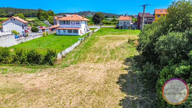 AMPLIO SOLAR en VENTA a 5 Km de la  RAZO (Carballo - A Coruñ